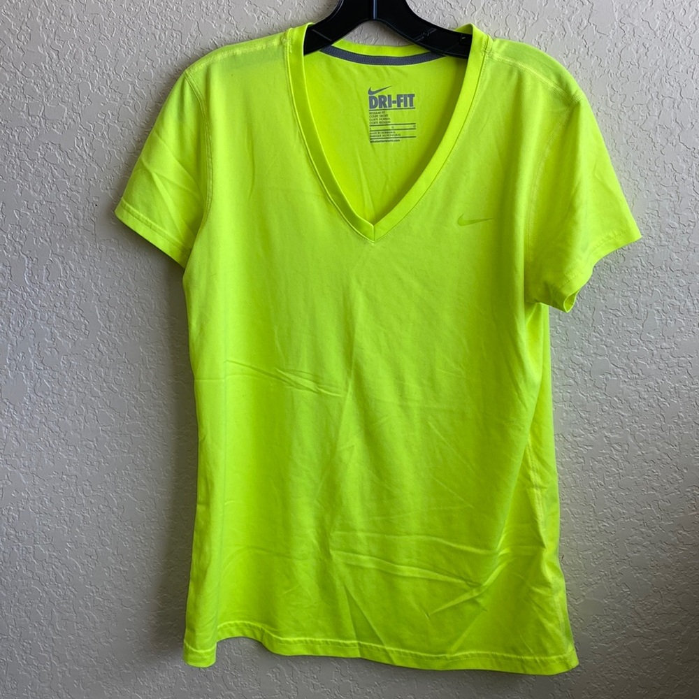 Nike dry fit workout shirt
